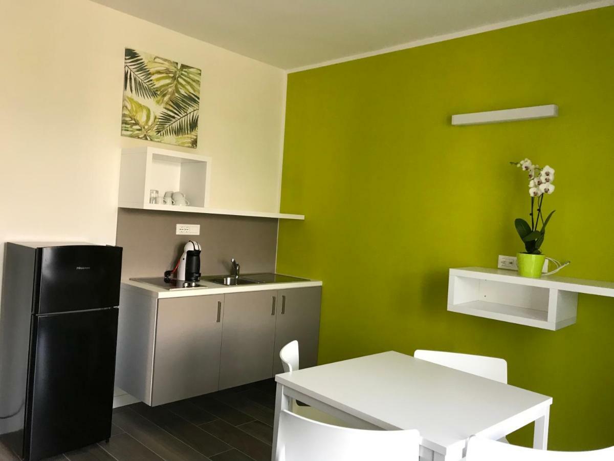 Deluxe One-Bedroom Apartment Terrace