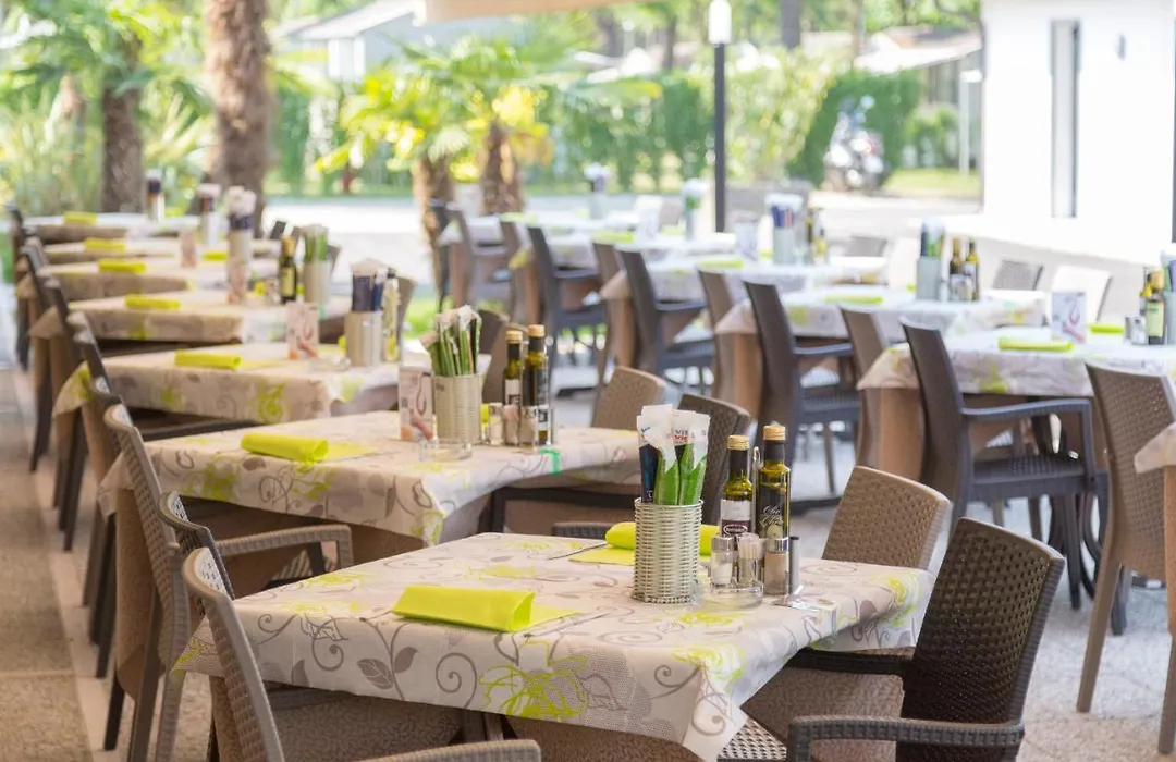 Del Garda Village And Camping-1